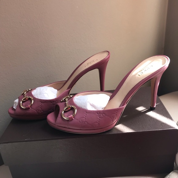 Gucci Embossed Sandals - Picture 2 of 8